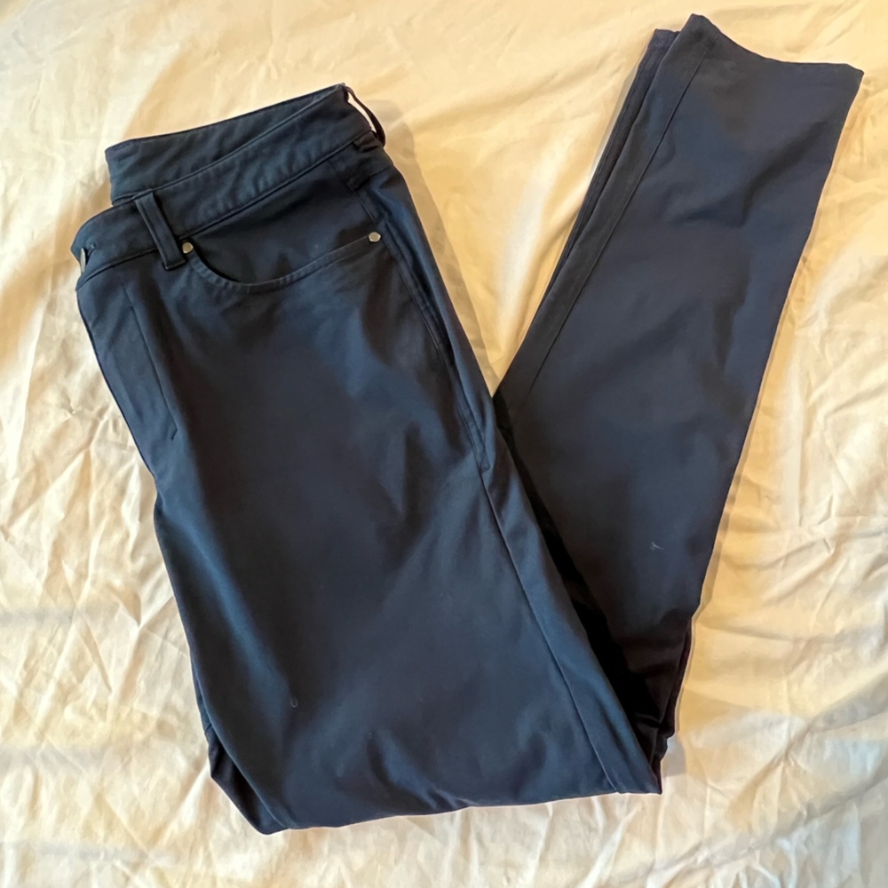 ABC Skinny-Fit 5 Pocket Pant 30”W x 34"L
Warpstreme - Navy
